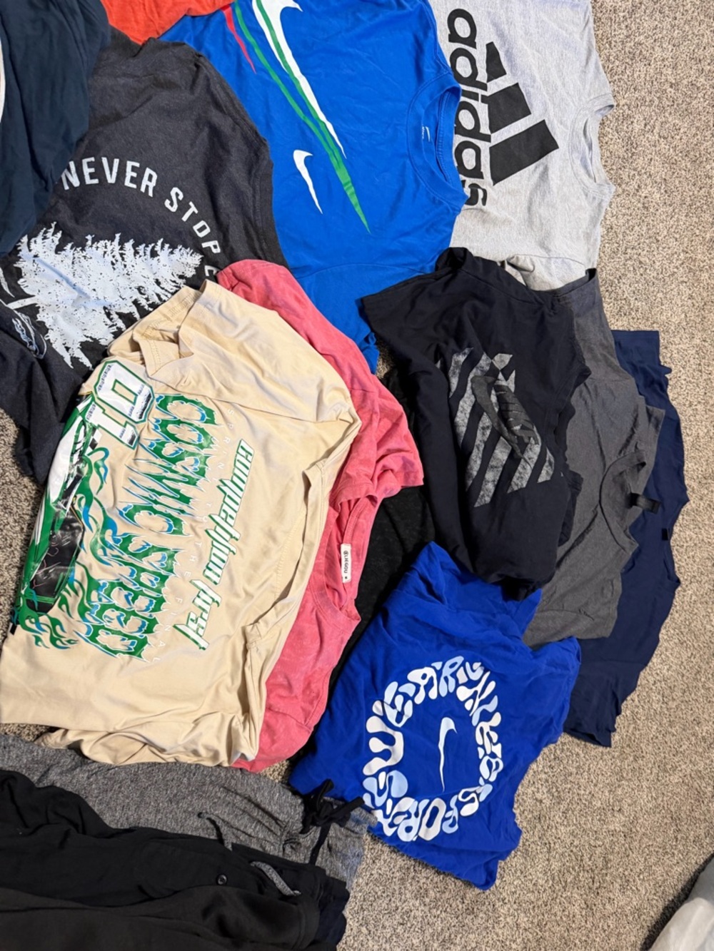 USED LOT OF MENS MEDIUM NIKE COLUMBIA TSHIRTS pants mixed - Picture 2 of 5